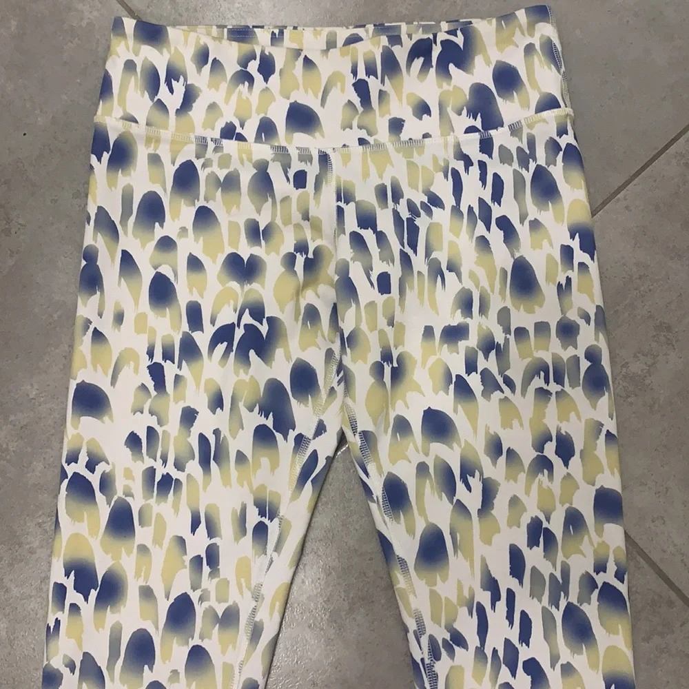 ALO Yoga Printed Leggings in White, Blue & Yellow